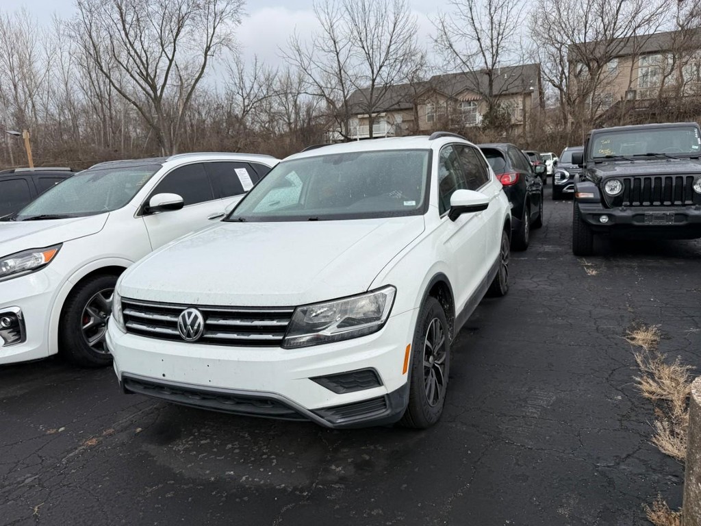 Volkswagen Tiguan Vehicle Full-screen Gallery Image 02