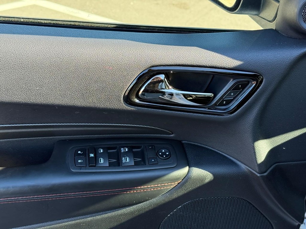 Dodge Durango Vehicle Full-screen Gallery Image 15