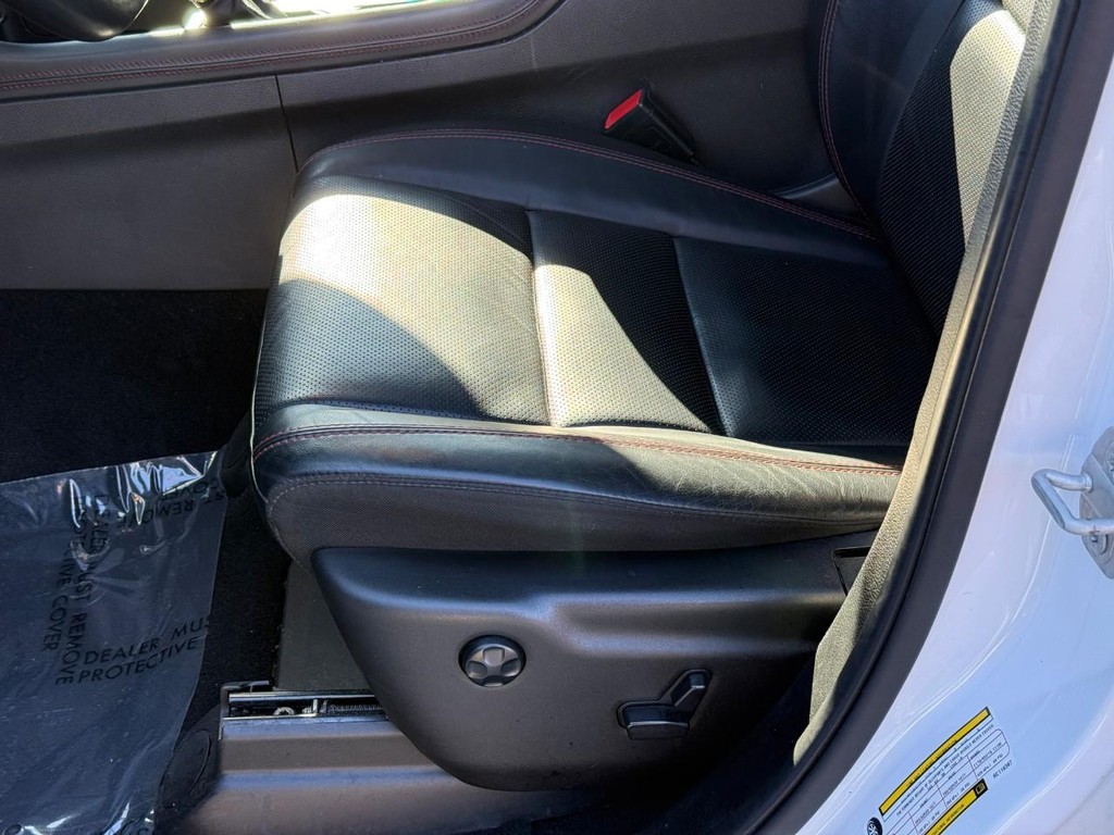 Dodge Durango Vehicle Full-screen Gallery Image 17