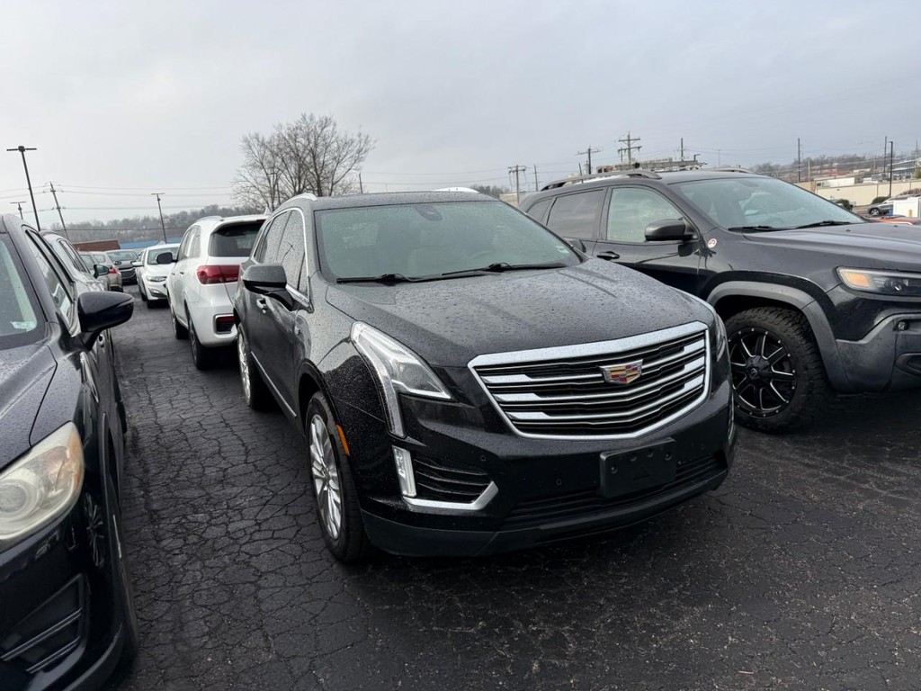 Cadillac XT5 Vehicle Full-screen Gallery Image 03