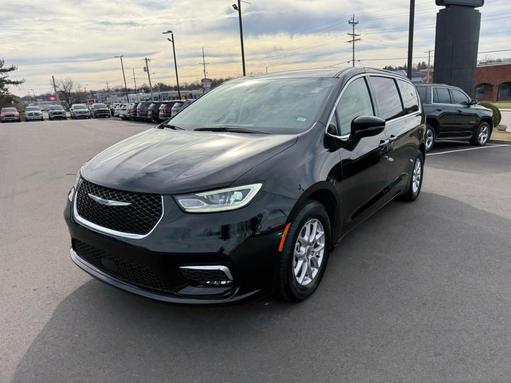 Chrysler Pacifica Vehicle Full-screen Gallery Image 08