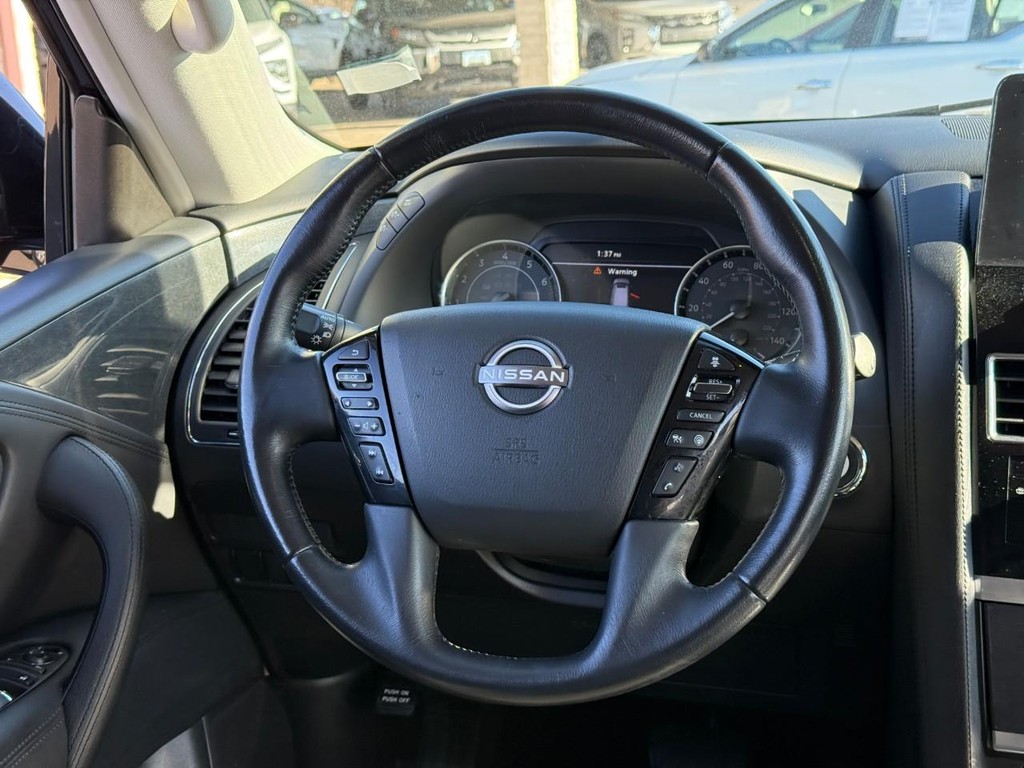 Nissan Armada Vehicle Full-screen Gallery Image 13