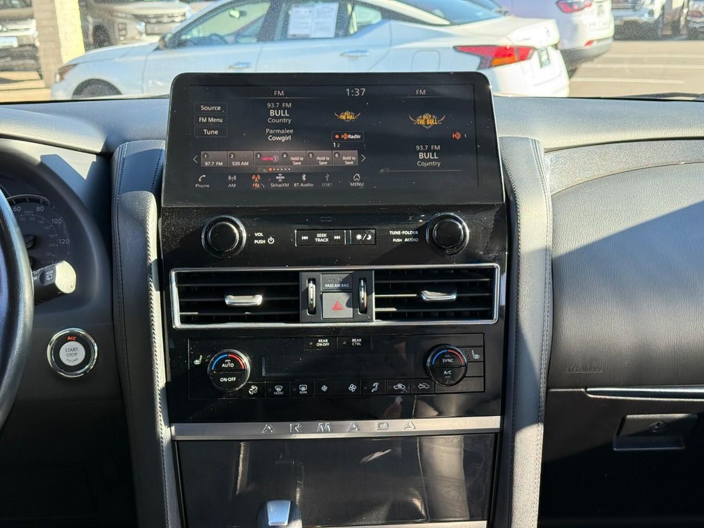 Nissan Armada Vehicle Full-screen Gallery Image 14