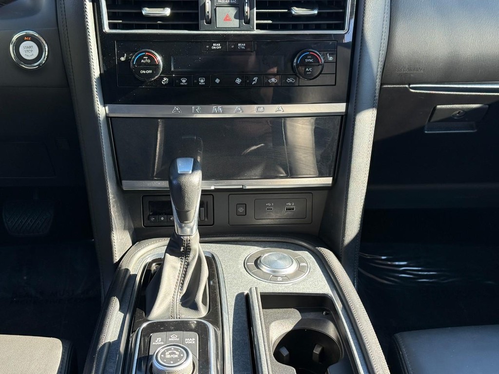 Nissan Armada Vehicle Full-screen Gallery Image 16