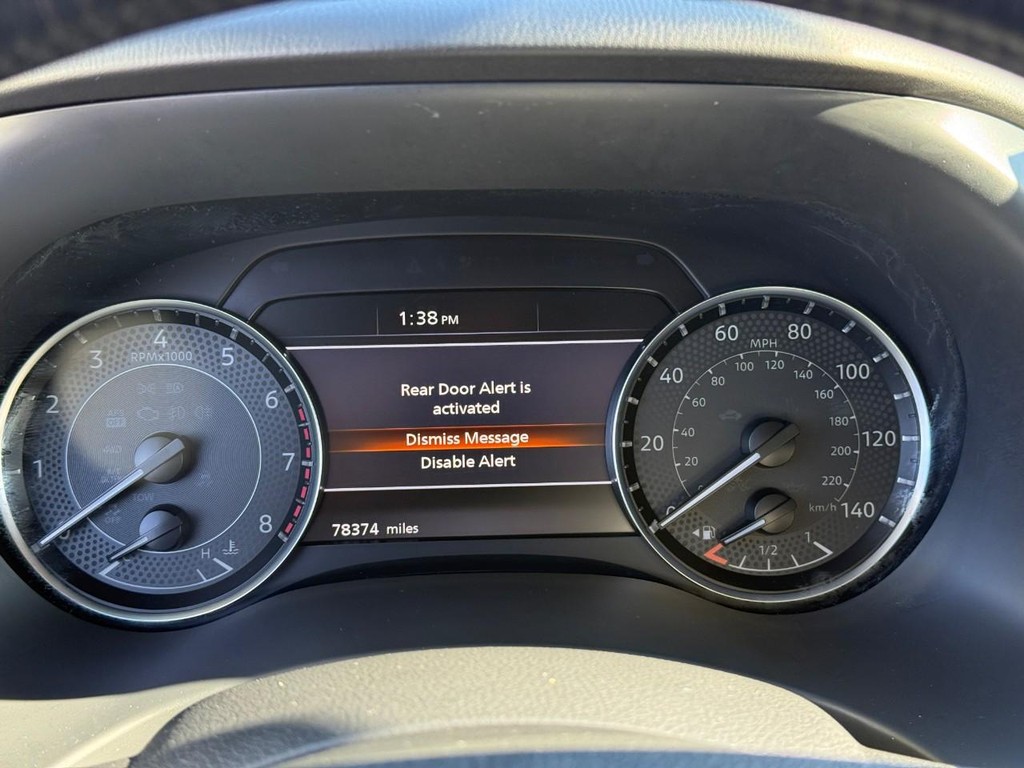 Nissan Armada Vehicle Full-screen Gallery Image 22