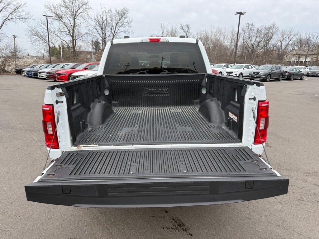 Ford F-150 Vehicle Full-screen Gallery Image 06