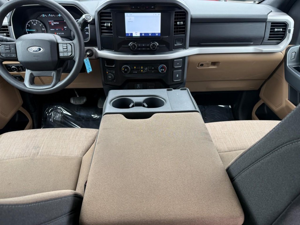 Ford F-150 Vehicle Full-screen Gallery Image 12