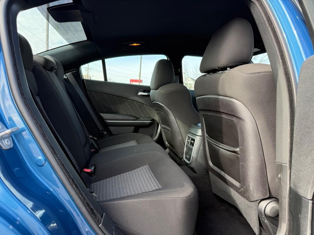 Dodge Charger Vehicle Full-screen Gallery Image 10