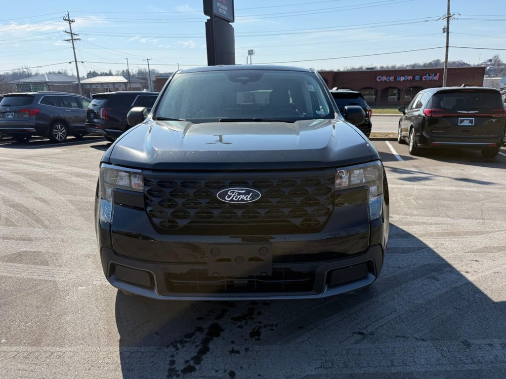 Ford Maverick Vehicle Full-screen Gallery Image 09