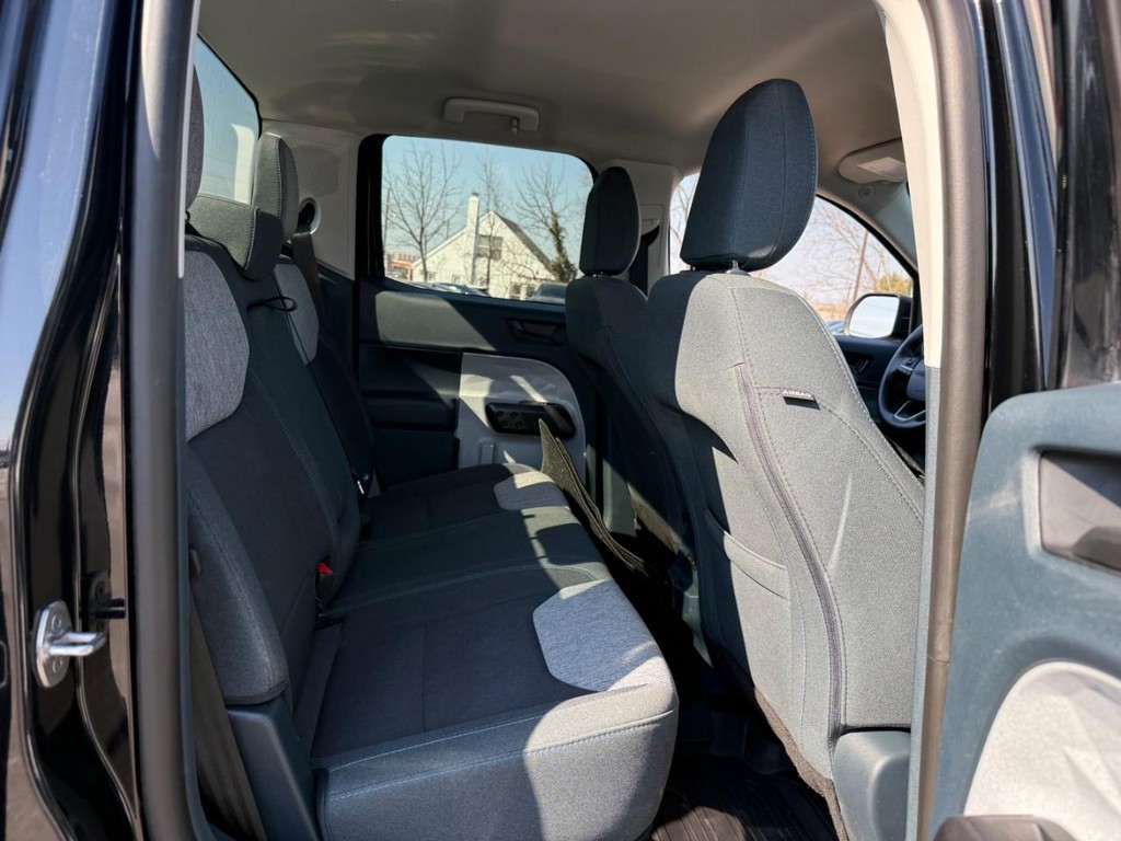 Ford Maverick Vehicle Full-screen Gallery Image 10