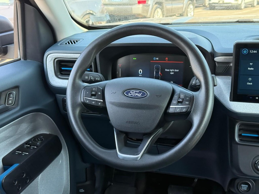 Ford Maverick Vehicle Full-screen Gallery Image 12