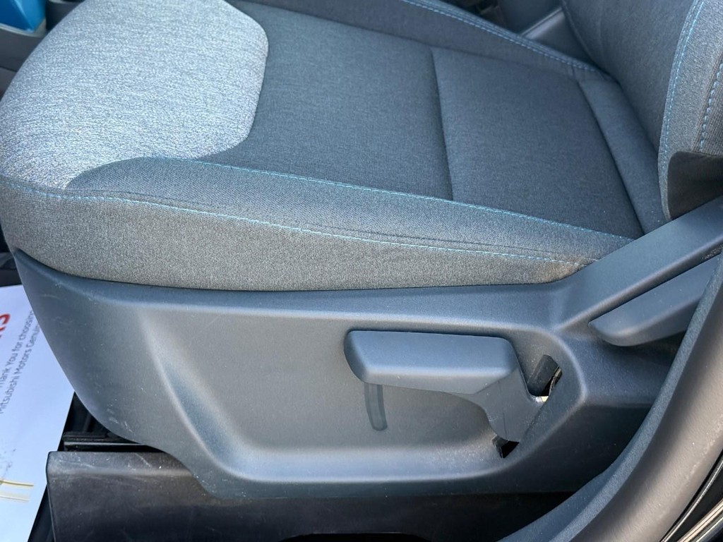 Ford Maverick Vehicle Full-screen Gallery Image 18