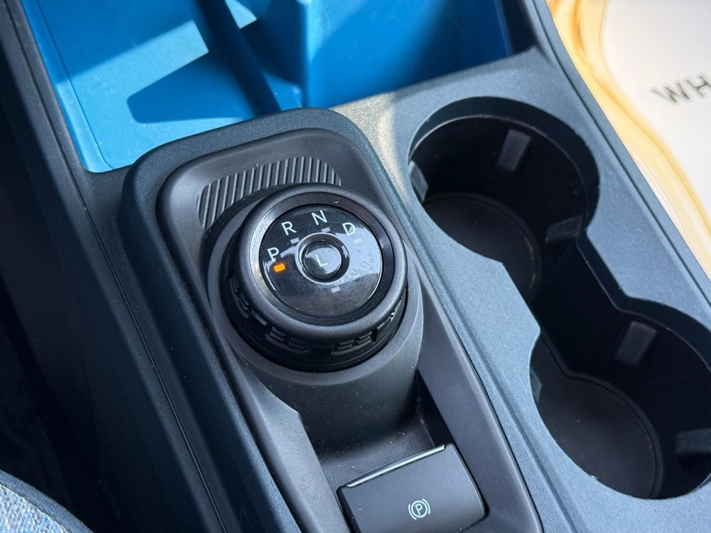 Ford Maverick Vehicle Full-screen Gallery Image 21