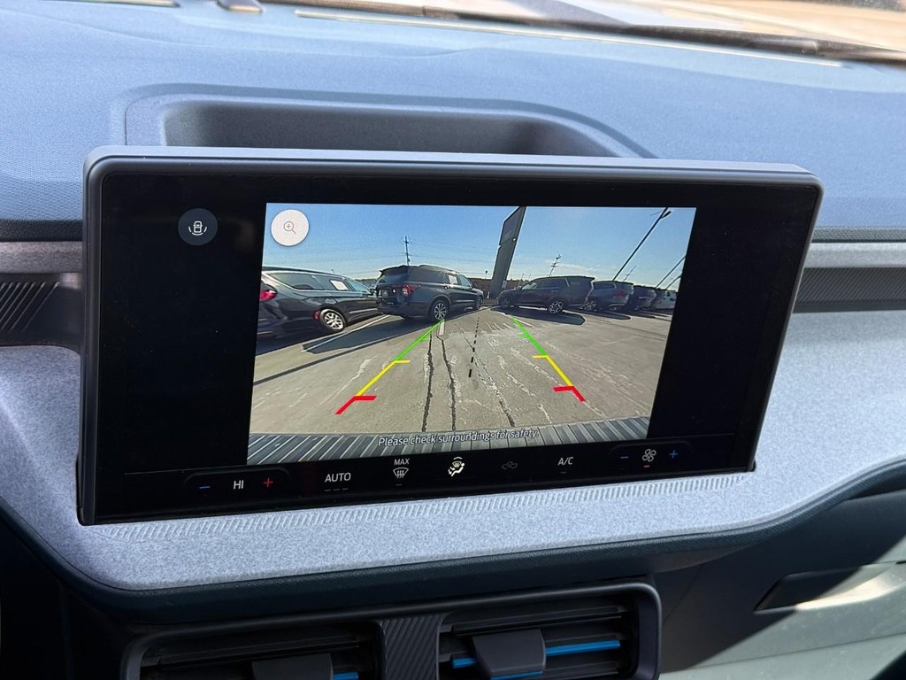 Ford Maverick Vehicle Full-screen Gallery Image 24