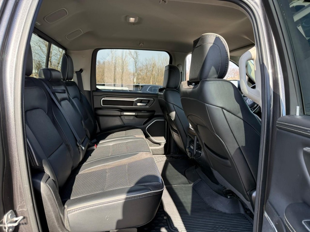 Ram 1500 Vehicle Full-screen Gallery Image 10