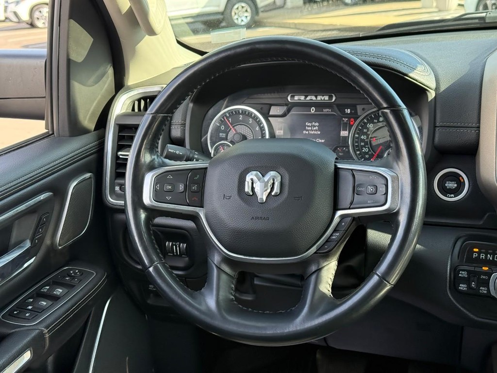 Ram 1500 Vehicle Full-screen Gallery Image 12