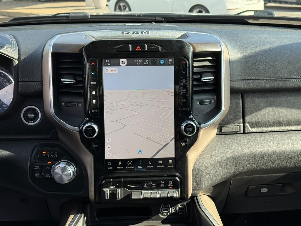 Ram 1500 Vehicle Full-screen Gallery Image 13