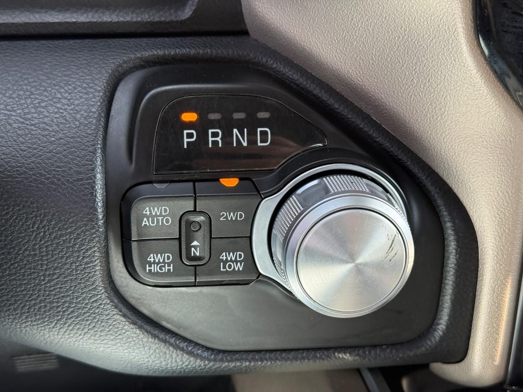 Ram 1500 Vehicle Full-screen Gallery Image 23