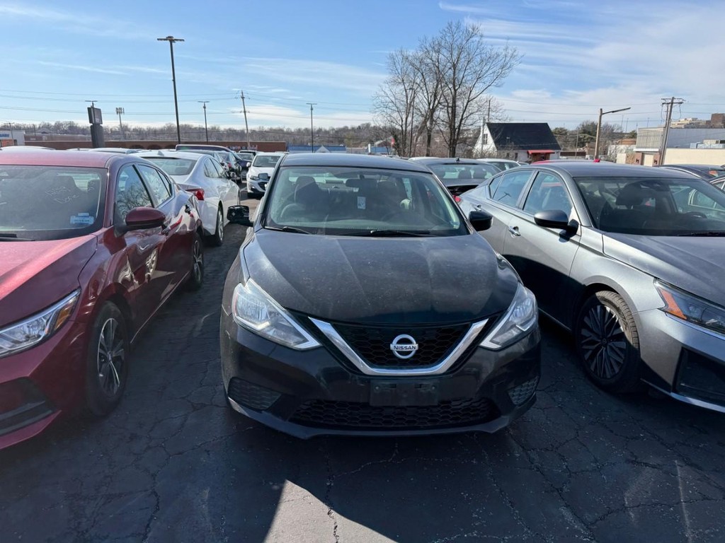 Nissan Sentra Vehicle Full-screen Gallery Image 02