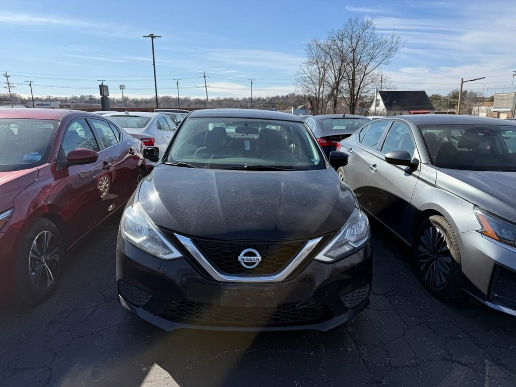 Nissan Sentra Vehicle Full-screen Gallery Image 03