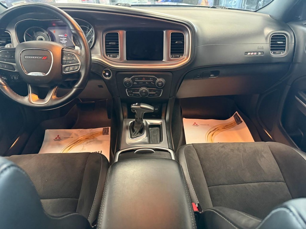 Dodge Charger Vehicle Full-screen Gallery Image 06