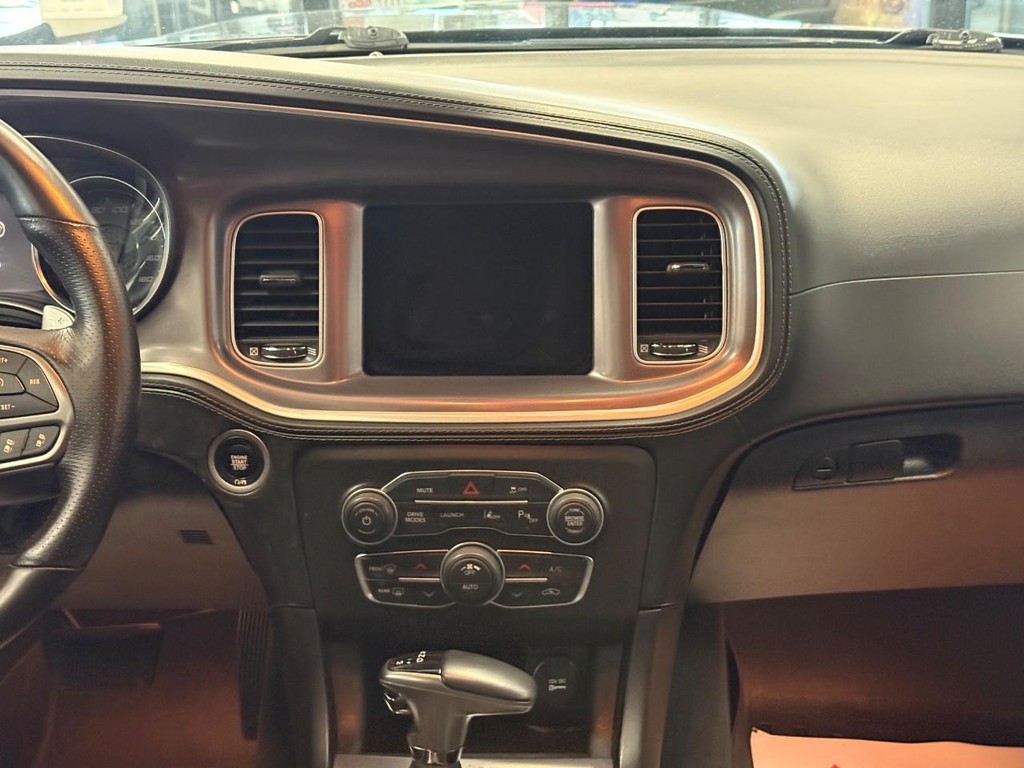 Dodge Charger Vehicle Full-screen Gallery Image 08