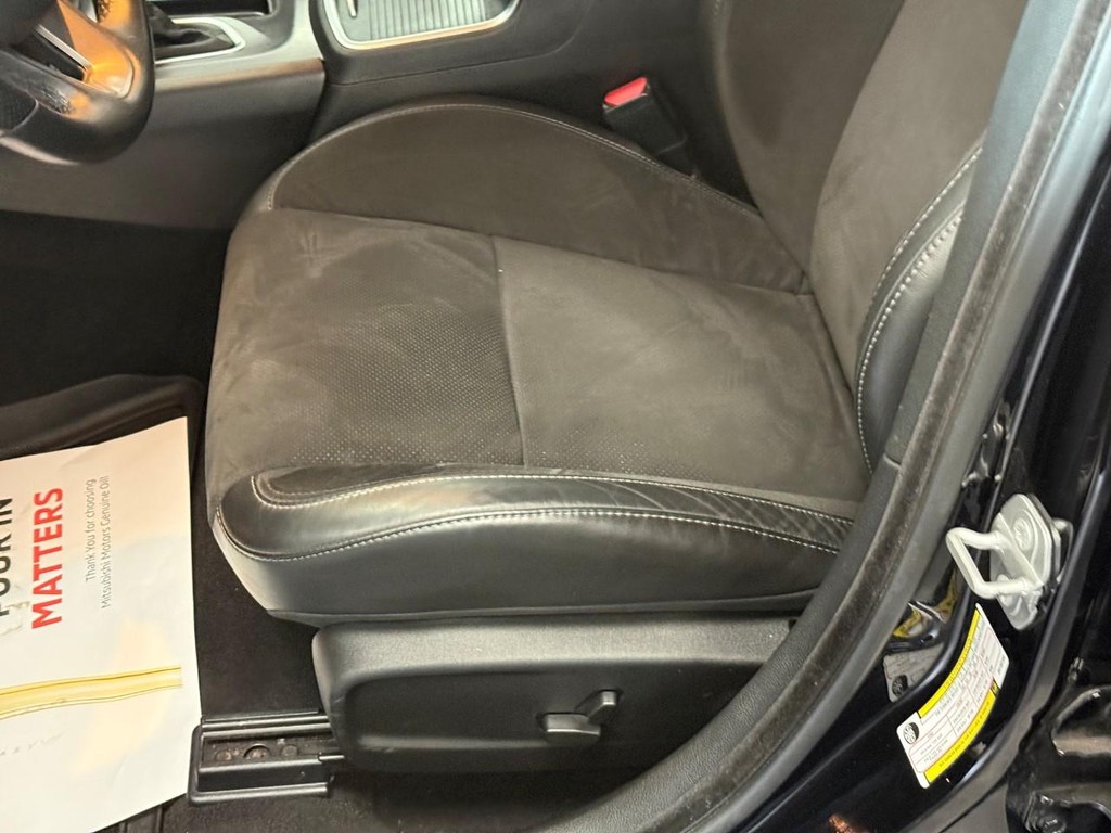 Dodge Charger Vehicle Full-screen Gallery Image 12