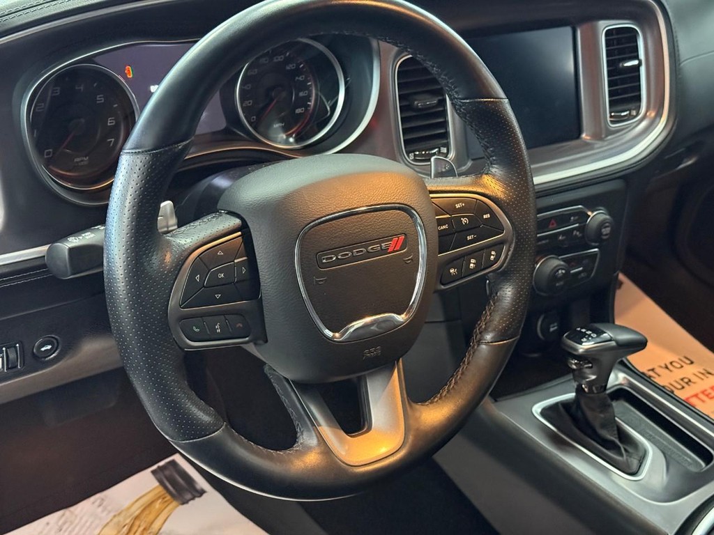 Dodge Charger Vehicle Full-screen Gallery Image 14