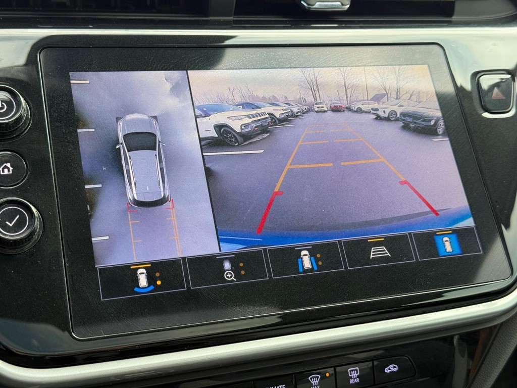 Chevrolet Bolt EUV Vehicle Full-screen Gallery Image 18