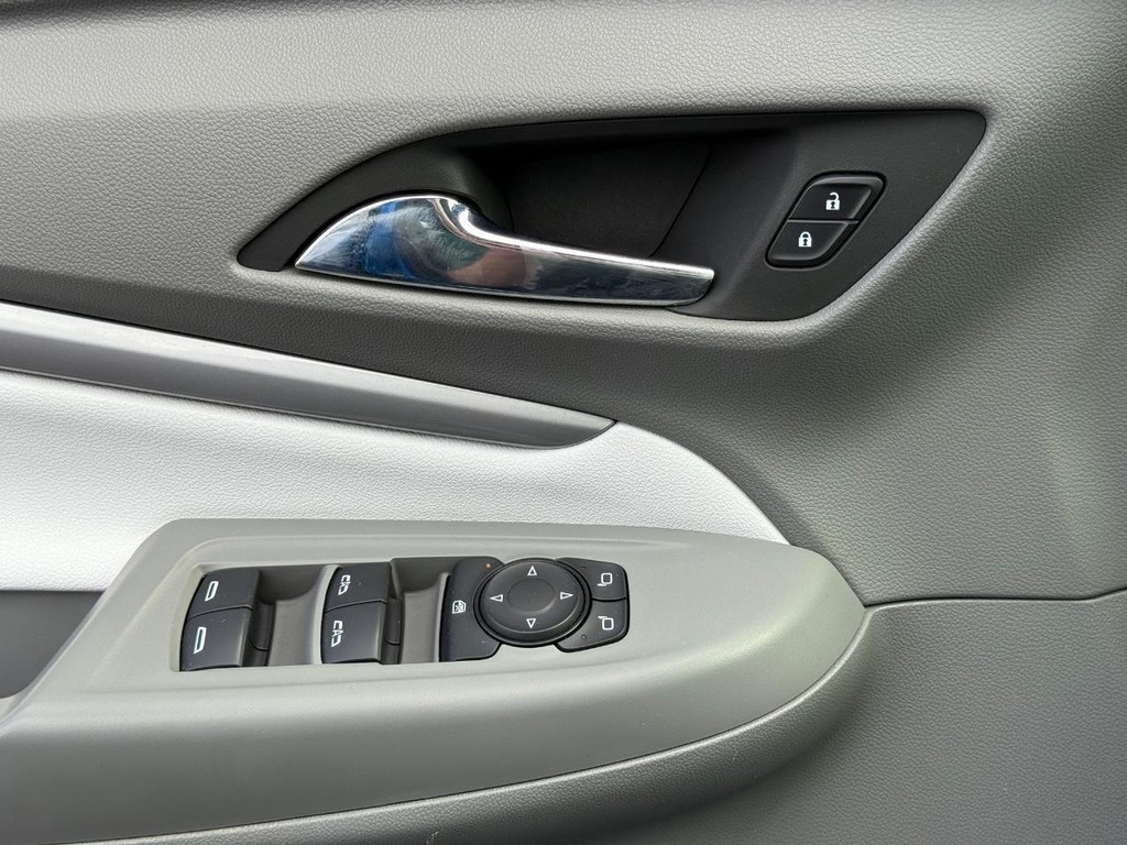 Chevrolet Bolt EUV Vehicle Full-screen Gallery Image 23