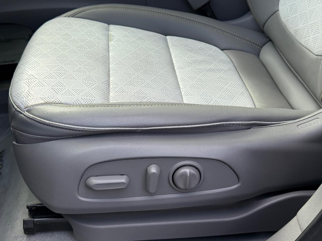 Chevrolet Bolt EUV Vehicle Full-screen Gallery Image 25