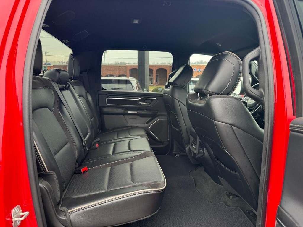 Ram 1500 Vehicle Full-screen Gallery Image 10