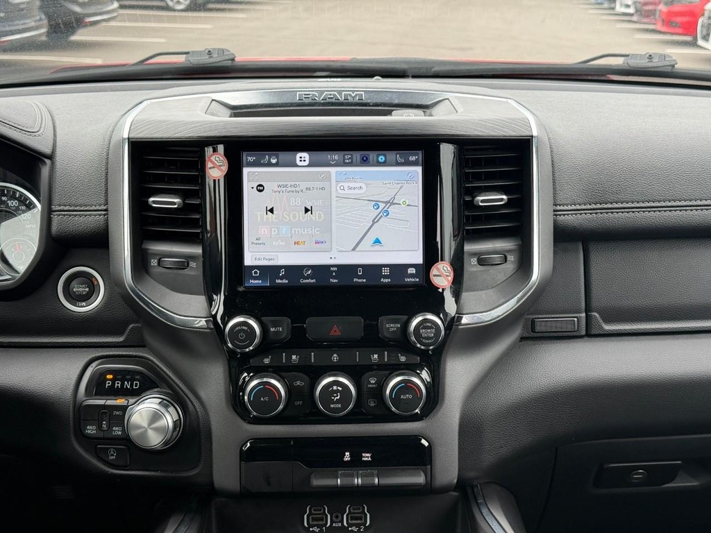 Ram 1500 Vehicle Full-screen Gallery Image 13