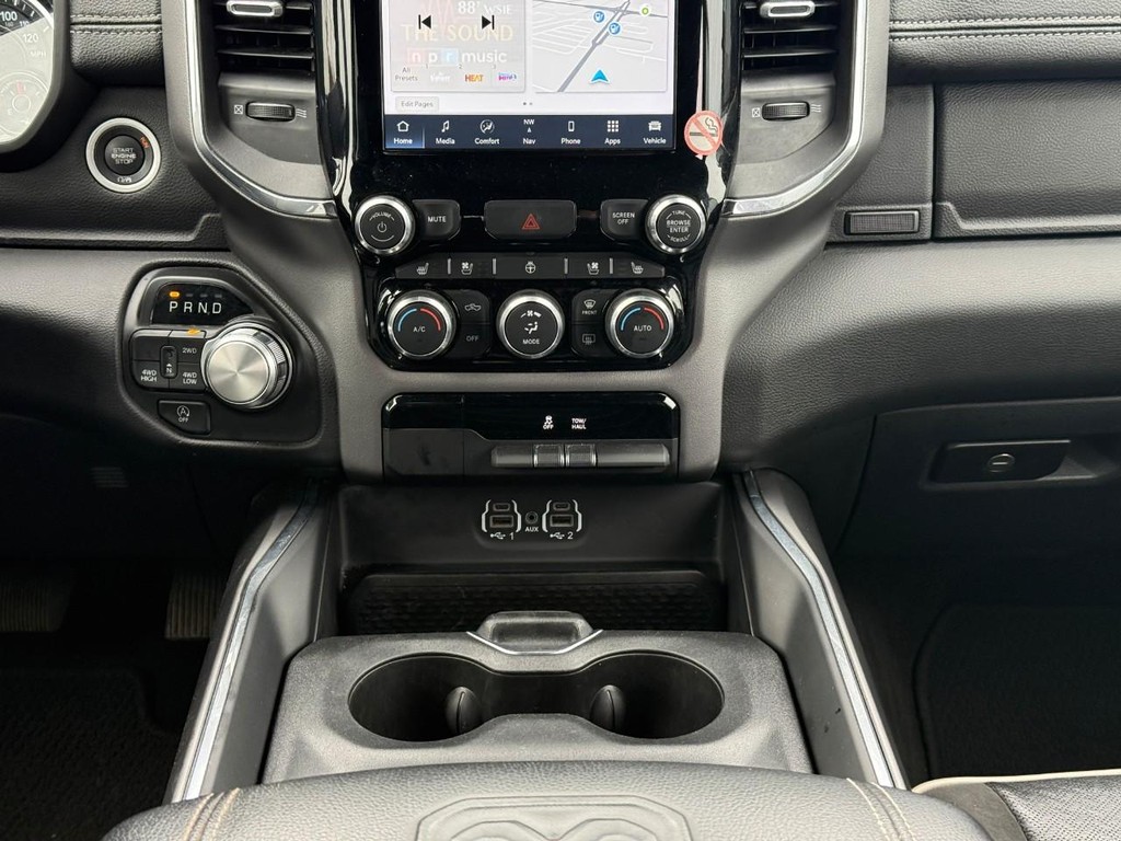 Ram 1500 Vehicle Full-screen Gallery Image 14