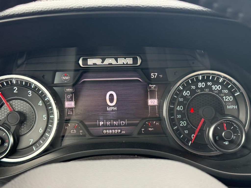 Ram 1500 Vehicle Full-screen Gallery Image 21