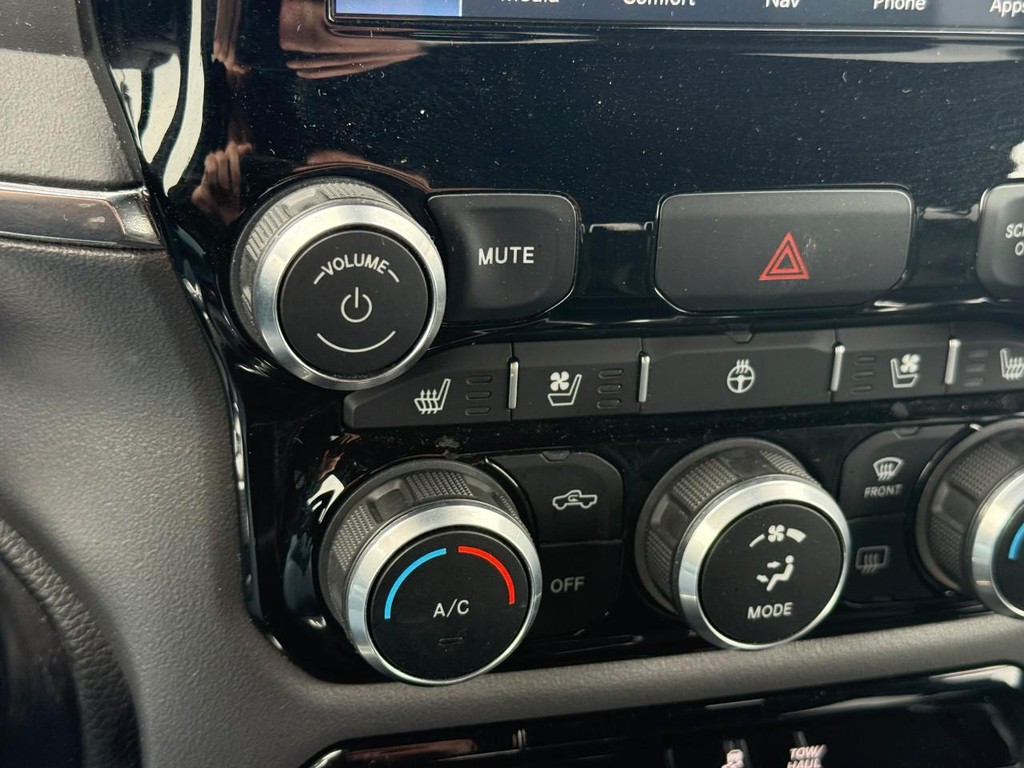 Ram 1500 Vehicle Full-screen Gallery Image 23