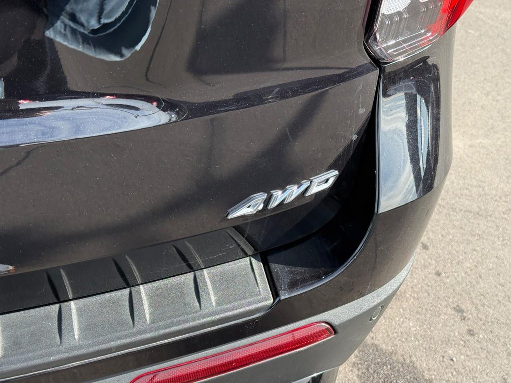 Ford Explorer Vehicle Full-screen Gallery Image 06