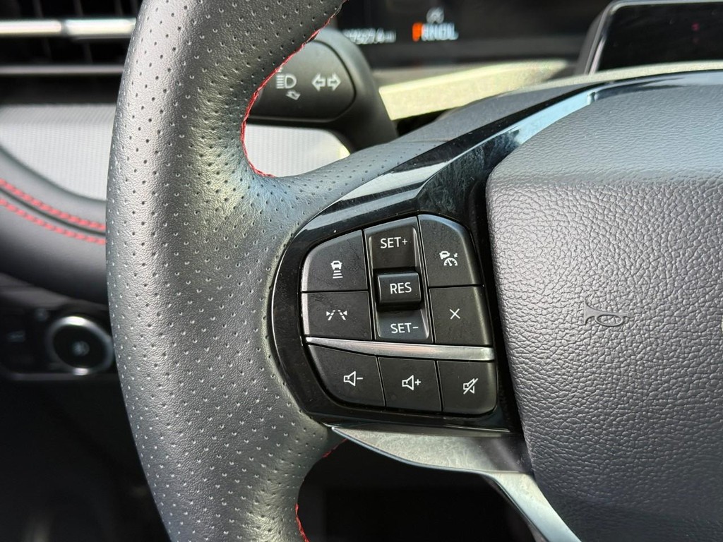 Ford Explorer Vehicle Full-screen Gallery Image 20