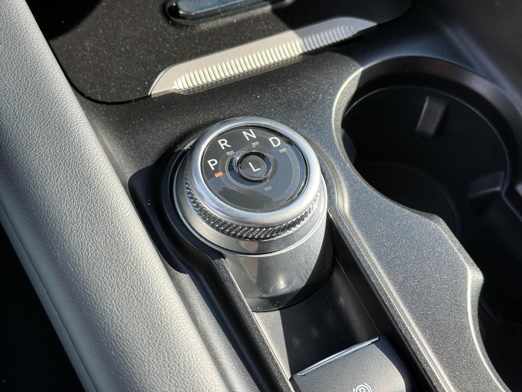 Ford Explorer Vehicle Full-screen Gallery Image 22