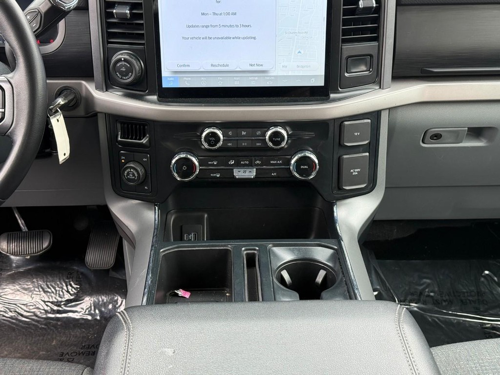 Ford F-150 Vehicle Full-screen Gallery Image 14