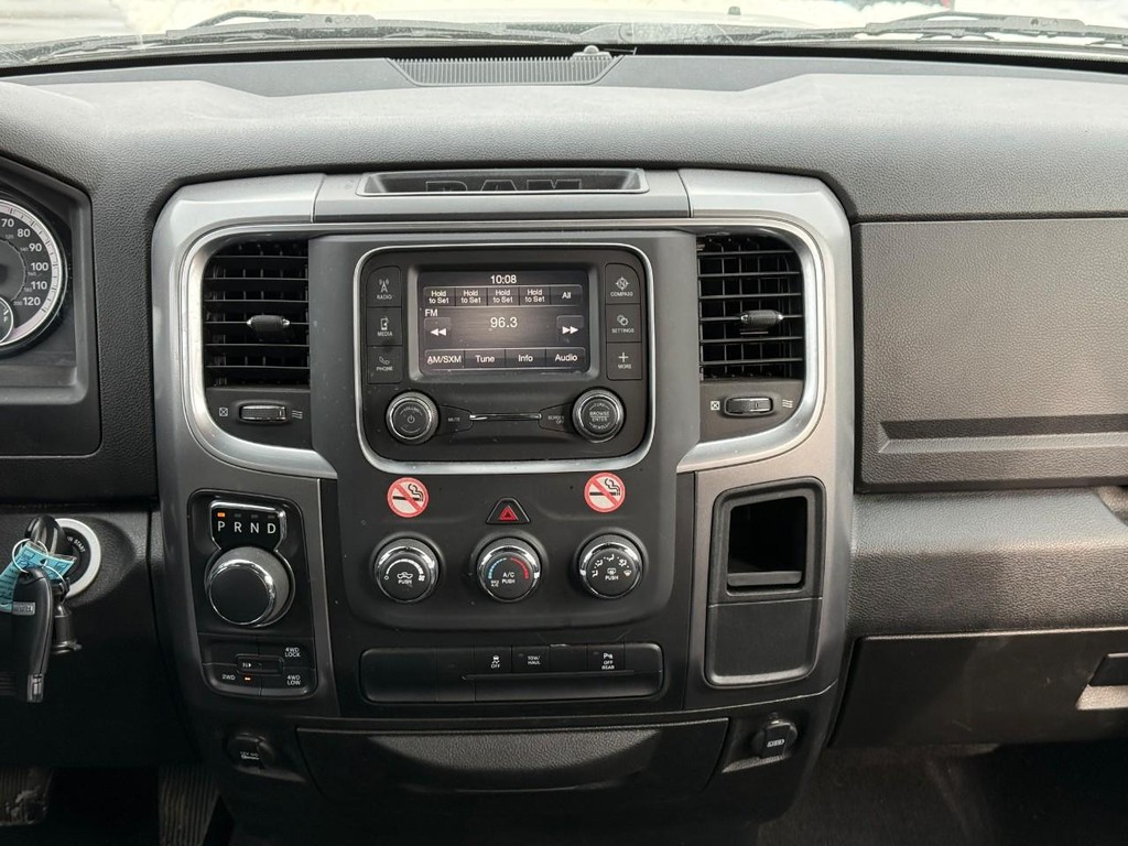 Ram 1500 Classic Vehicle Full-screen Gallery Image 13