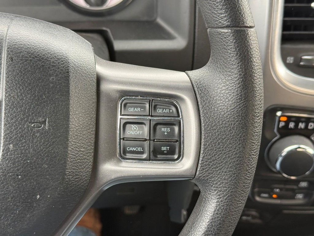 Ram 1500 Classic Vehicle Full-screen Gallery Image 19