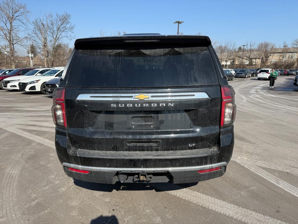 Chevrolet Suburban Vehicle Full-screen Gallery Image 07