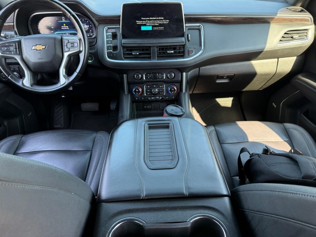 Chevrolet Suburban Vehicle Full-screen Gallery Image 12