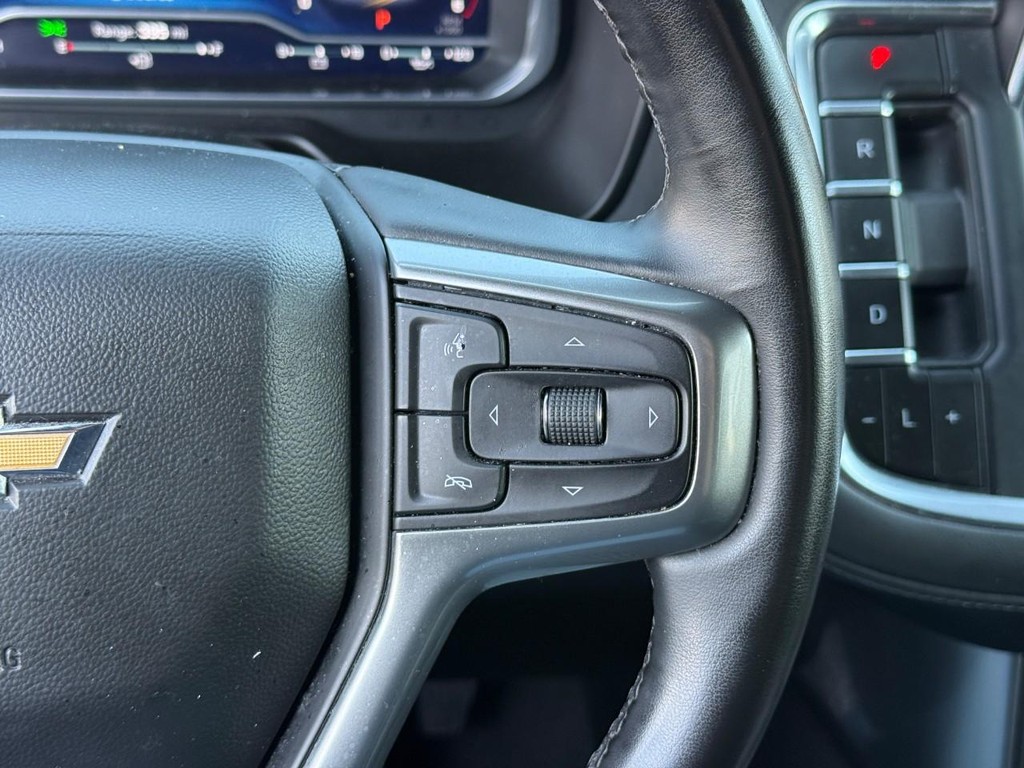 Chevrolet Suburban Vehicle Full-screen Gallery Image 22