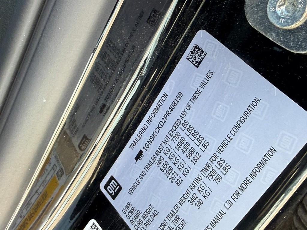 Chevrolet Suburban Vehicle Full-screen Gallery Image 27