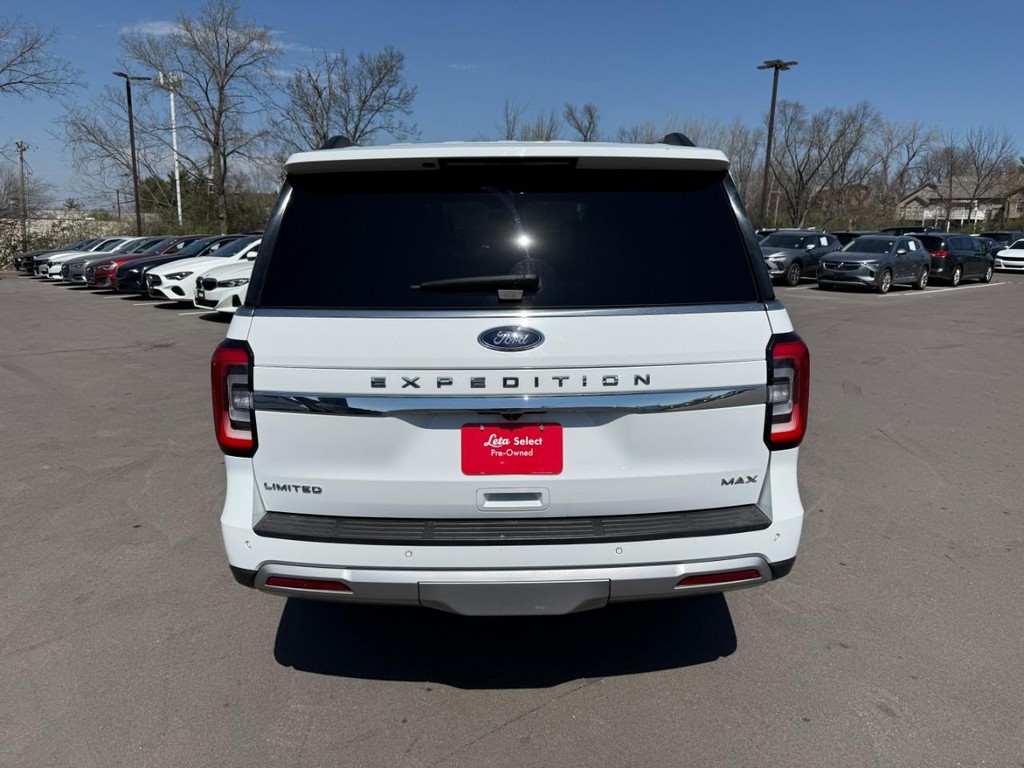 Ford Expedition Max Vehicle Full-screen Gallery Image 07