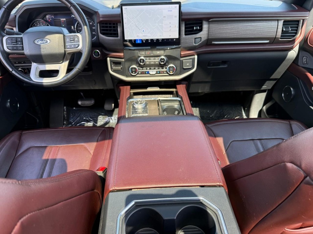 Ford Expedition Max Vehicle Full-screen Gallery Image 12
