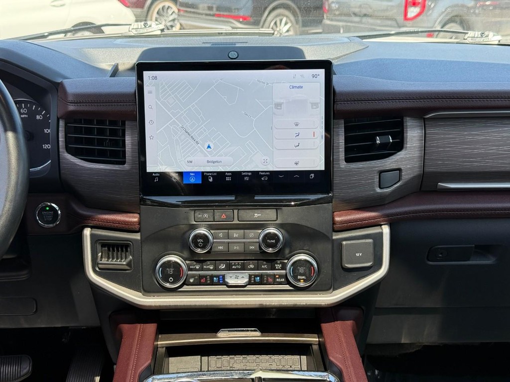 Ford Expedition Max Vehicle Full-screen Gallery Image 14