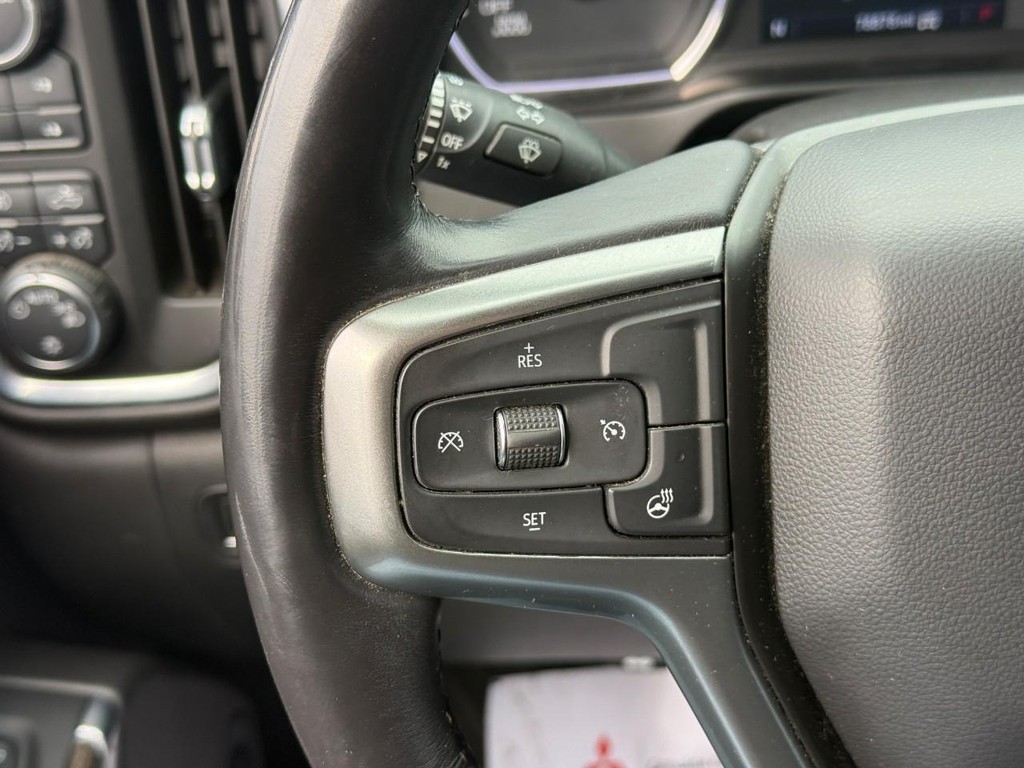 Chevrolet Silverado 1500 Vehicle Full-screen Gallery Image 18